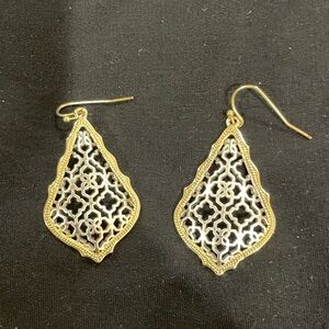 NWOT Kendra Scott Addie Gold Drop Earrings in Silver Filigree Mix